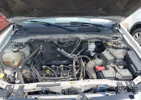 2010 Ford Escape Xlt z USA, uszkodzony, nr VIN 1FMCU0D70AKC30518